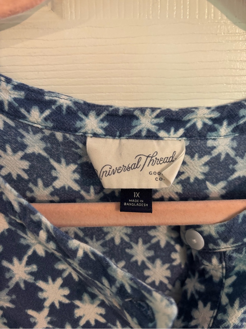 Universal Thread - Picture 4 of 4